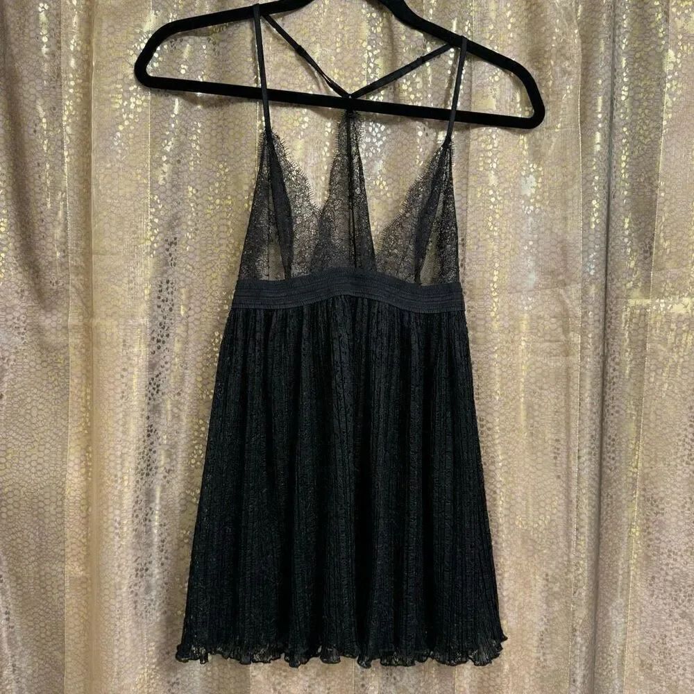 Victorias Secret Black Lace Goth Witchy Pleated Babydoll Nightie Med NWT